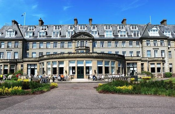 Quels Documents Devriez-vous Présenter à l'Hôtel lors de l'Enregistrement ?